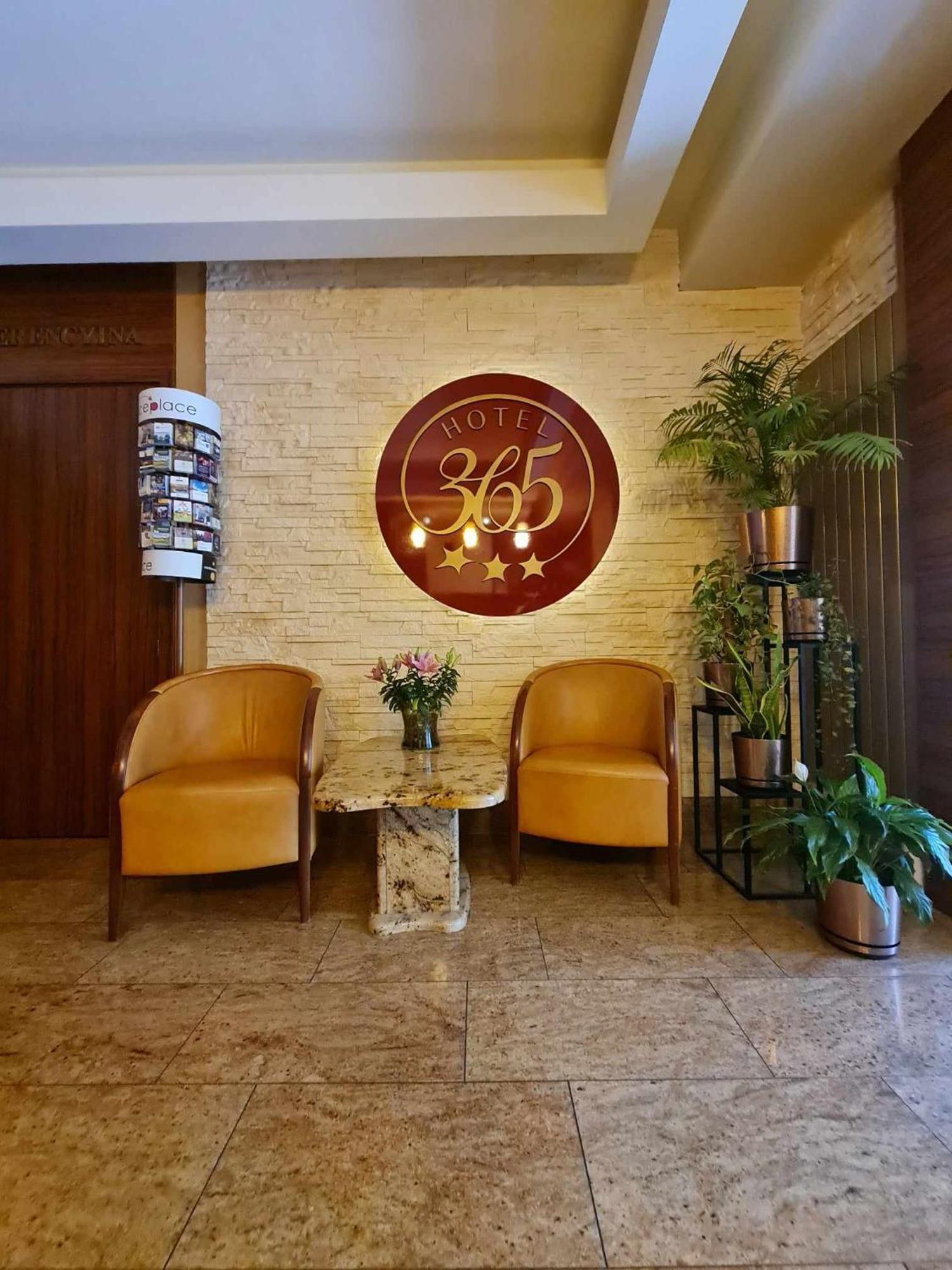 Hotel 365 Κίελτσε Εξωτερικό φωτογραφία