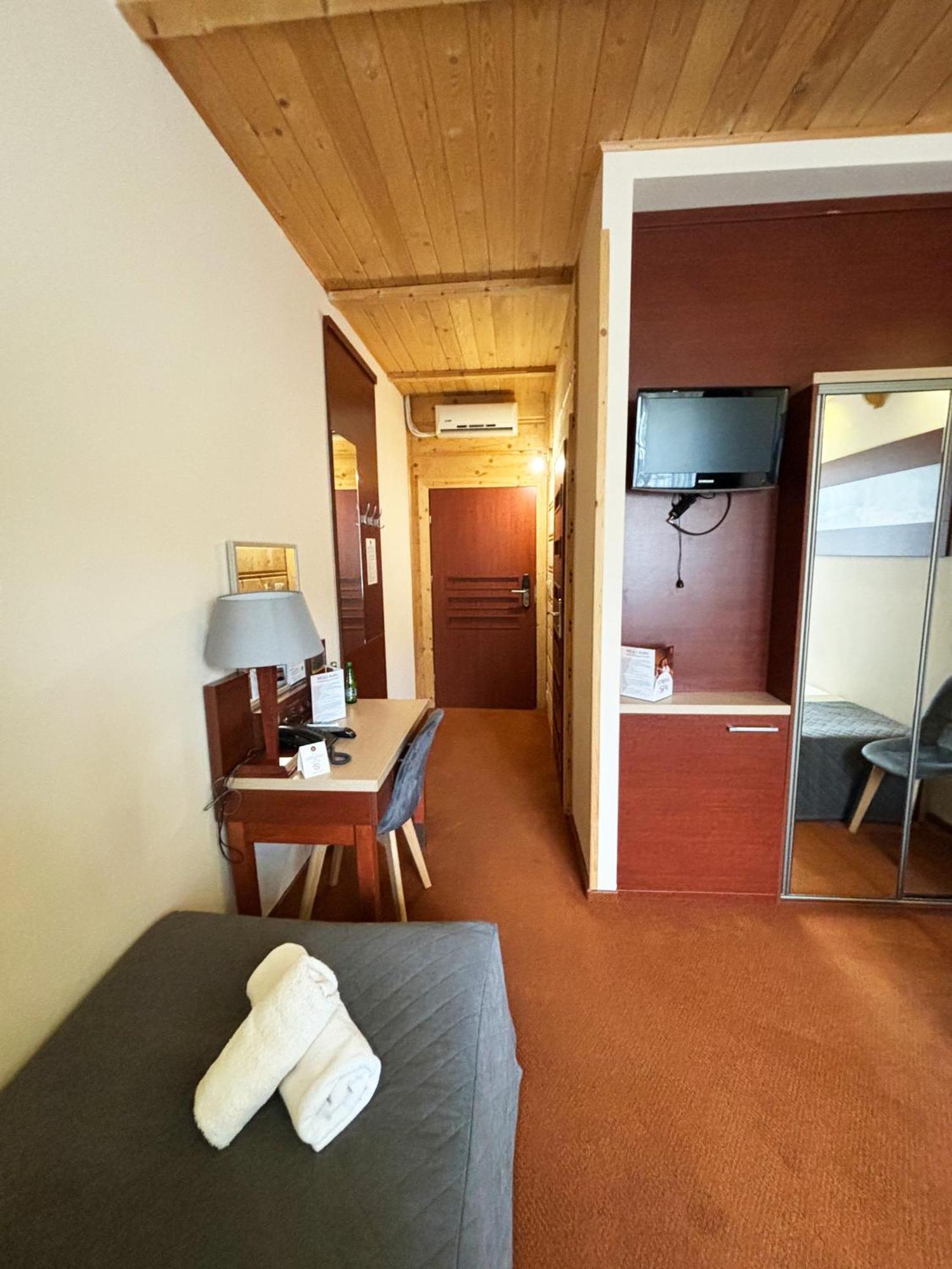 Hotel 365 Κίελτσε Εξωτερικό φωτογραφία
