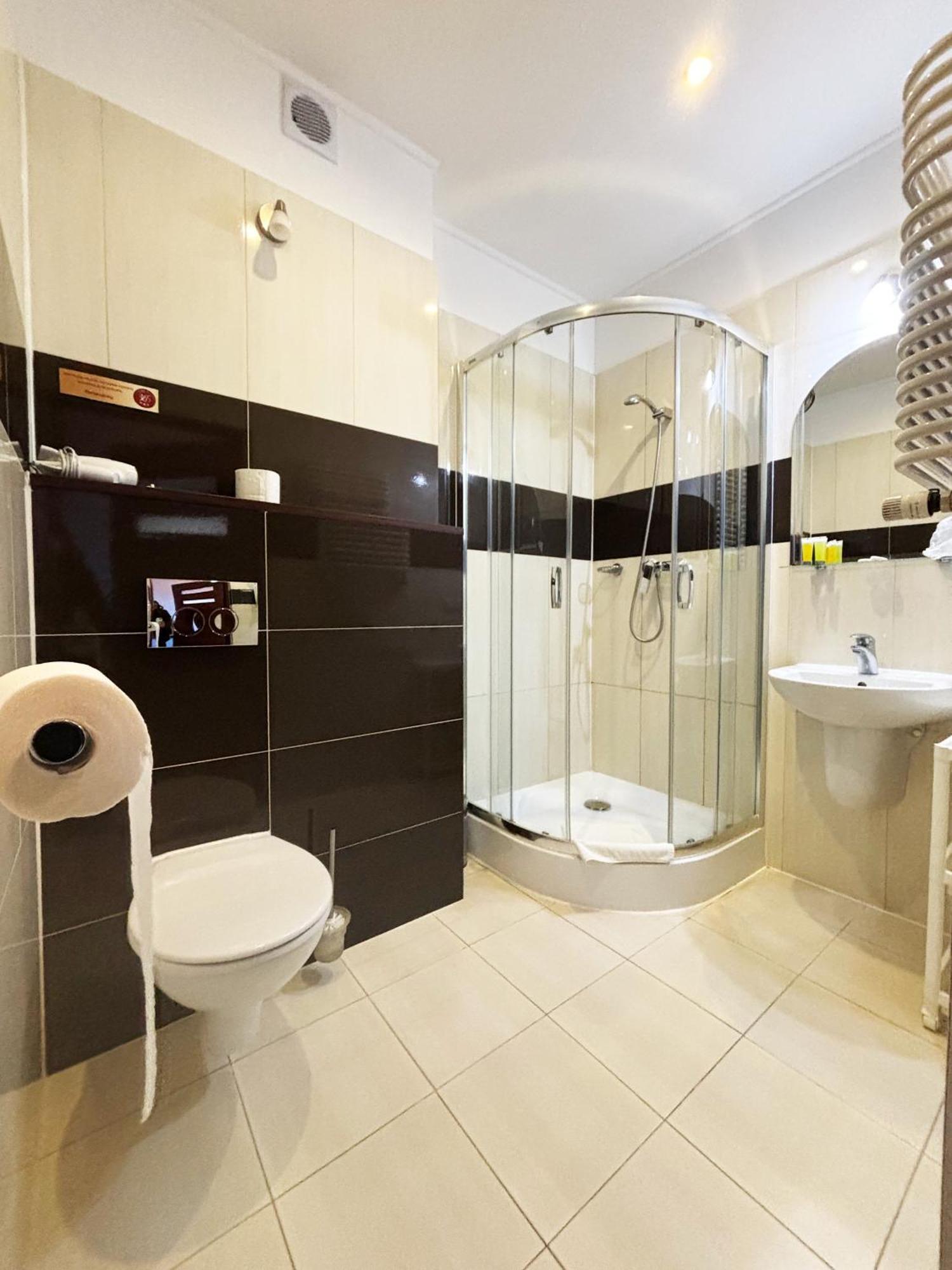 Hotel 365 Κίελτσε Εξωτερικό φωτογραφία